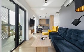 Air-Conditioned Seaside Apartment With Parking & Balcony By Noclegi Renters